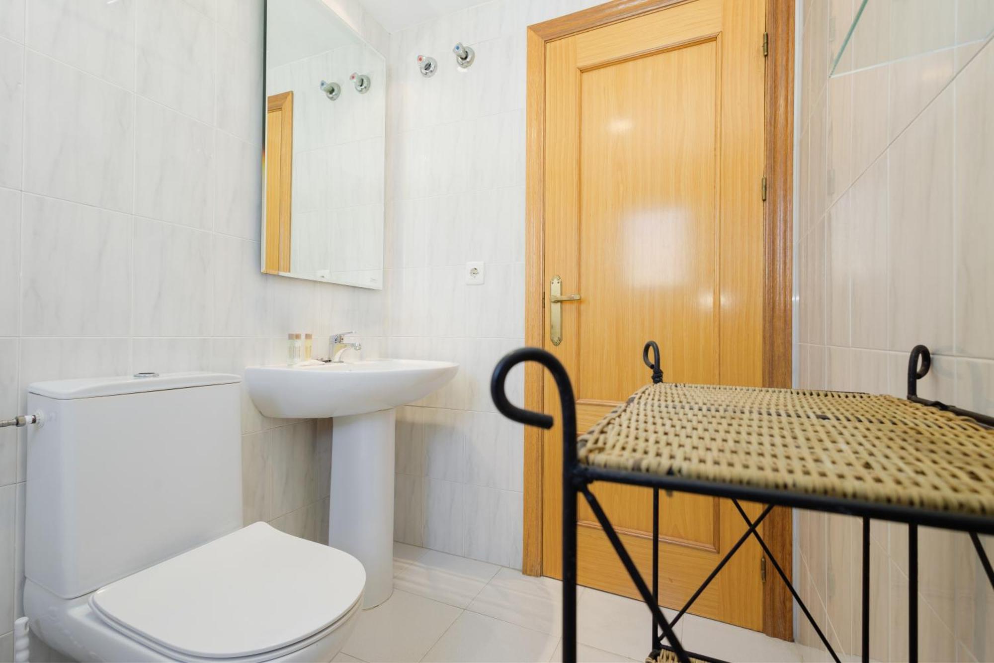 Beautiful Townhouse Walking Distance To The Beach In Costabella, Марбелья Экстерьер фото