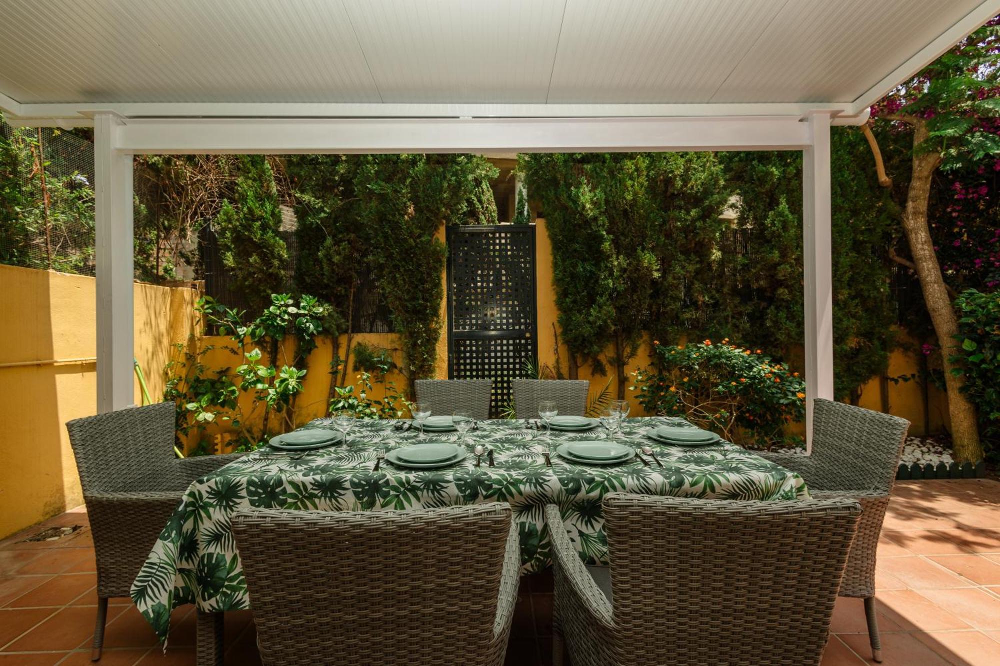 Beautiful Townhouse Walking Distance To The Beach In Costabella, Марбелья Экстерьер фото
