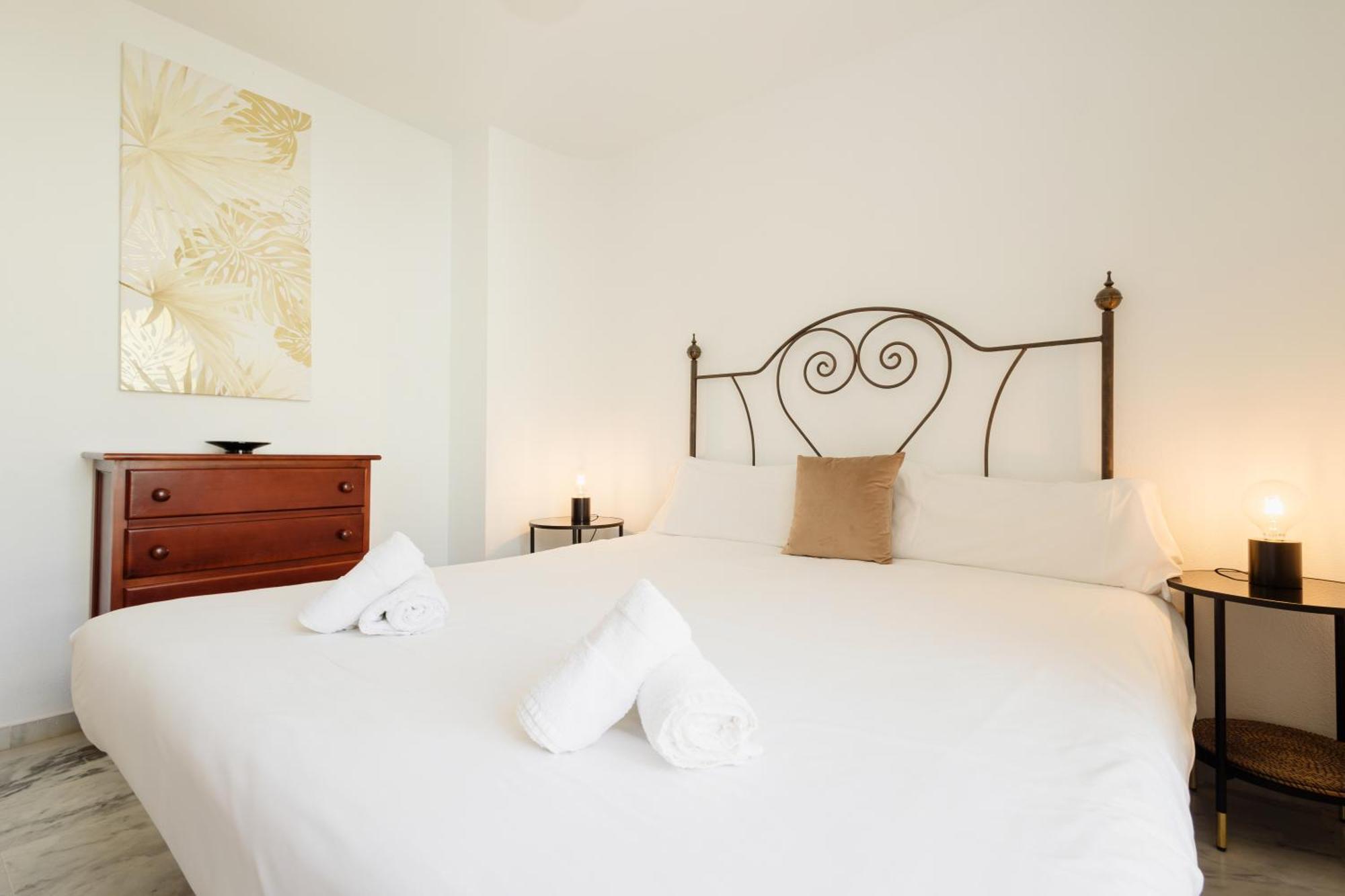 Beautiful Townhouse Walking Distance To The Beach In Costabella, Марбелья Экстерьер фото