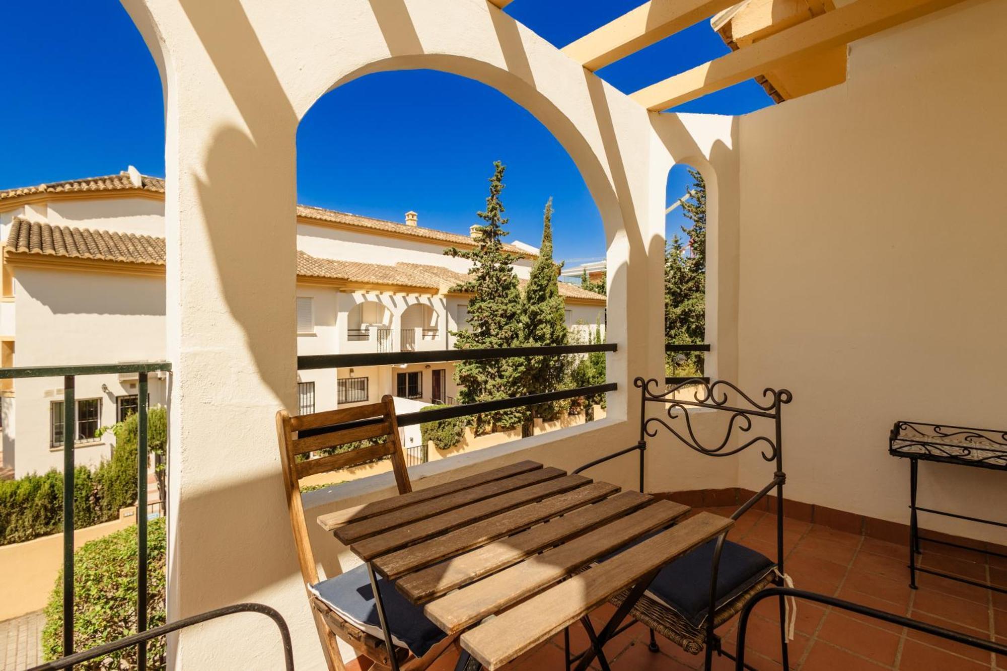 Beautiful Townhouse Walking Distance To The Beach In Costabella, Марбелья Экстерьер фото